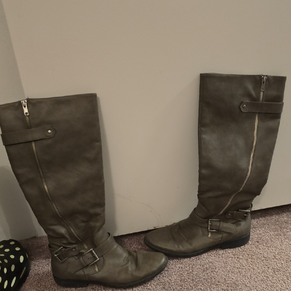 Stylish Women's Boots